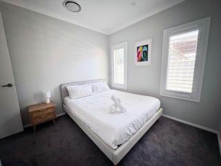 Mayfield Modern Haven - 5