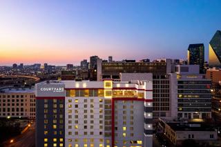 Courtyard by Marriott Dallas Downtown/Reunion District - Dallas - 0