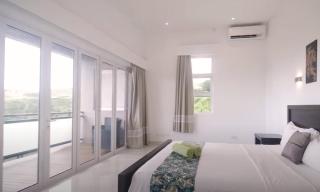 Private Room with Shared Pool & Serene Escape by Cliffhanger Villas - Misere - 0