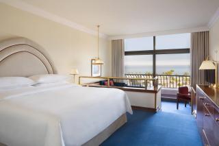 Sheraton Grand Doha Resort & Convention Hotel - Doha - 4