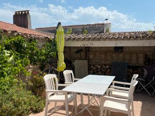 Maison agréable avec cour privée - - 0