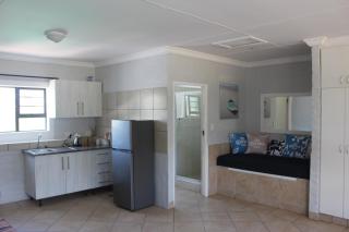 Pili Pili Beach Cabanas - 6