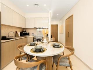 Burj Khalifa Views Luxurious Apartments in Burj Royale opposite Dubai Mall - 3