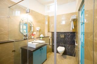 ELIVAAS Queens Town 6 BHK Pet-Friendly Retreat with Pvt Pool & Restro - 1