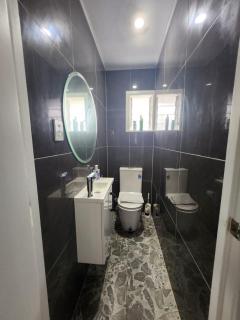 Experience Comfort in Our 3-Bedroom Family Home - Auckland - 5