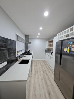 Experience Comfort in Our 3-Bedroom Family Home - Auckland - 4