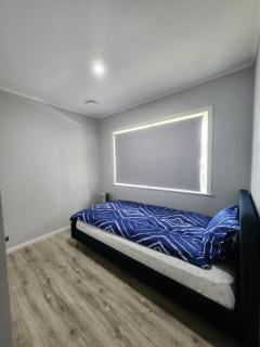 Experience Comfort in Our 3-Bedroom Family Home - Auckland - 3