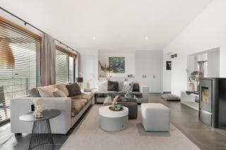 Villa 25 – Wild & Wood | By the beach with views over the water - 1