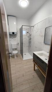 Sea breeze Apartments with private beach and boat Anchorage - Stara Novalja - 8