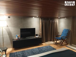 StayVista at Sasha Farms in Roha with Pool, WiFi - Roha - 1