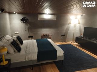 StayVista at Sasha Farms in Roha with Pool, WiFi - Roha - 4