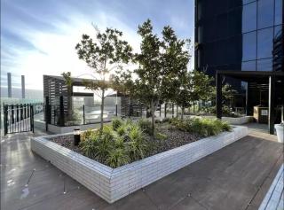 MT2506 - 1 BR huts nestled in the Docklands with Gym & Pool with FREE Tram to City - 7