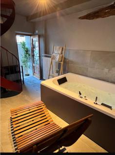 VILLA Como, Jacuzzi Spa and Private Pool - 2