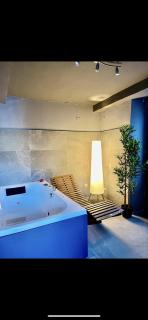 VILLA Como, Jacuzzi Spa and Private Pool - 8