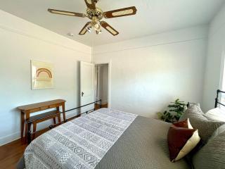 Courthouse Corner - Beautiful adobe, pet friendly - 9