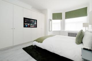 Luxury 2 Bedrooms Apartment in South Kensington - 5