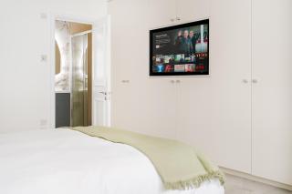 Luxury 2 Bedrooms Apartment in South Kensington - 2