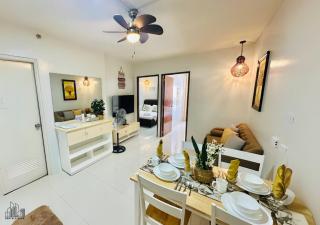 Family Getaway 2BR Vacation Homes Near Airport with FREE Gym - B2 1Kunzite - 8