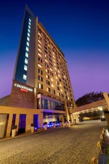 Courtyard by Marriott Gurugram Downtown - 8