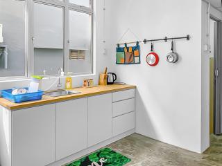 Yong Peng homestay 永平民宿- 3 Bedroom Shoplot converted BnB at level 1 &2, for business travellers, Street Parking, WIFI, 1 min to KFC & MCD - Yong Peng - 1