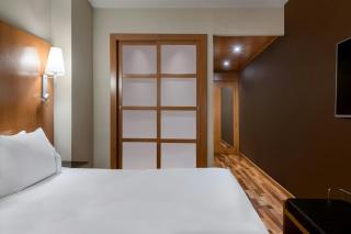 AC Hotel León San Antonio by Marriott - León - 4