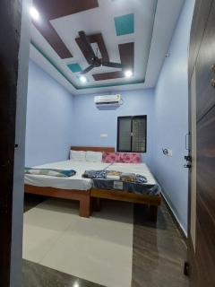 Karthik family guest house - Hampi - 0