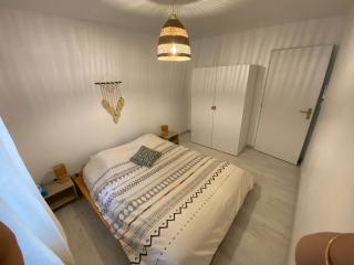 Appartement en campagne - Saint-Marcel-de-Careiret - 2