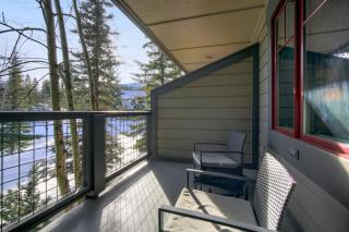 Bright, Mountain Modern Breckenridge Condo condo - 9