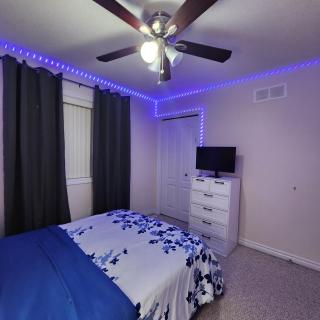 Emerald Staycation Suite with Free Street Parking , Shared Kitchen and Washroom - London - 6