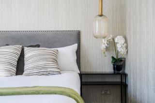 Luxury 3 Bedrooms Apartment in Central London - 2