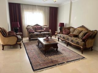 Cosy & central 2 bedroom apartment - 9