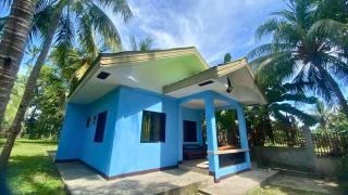 Colorful Tropical Bungalow - 8