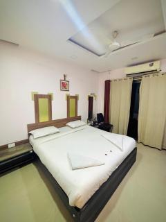 Hotel Laxmi Residency - Lonavla - 3