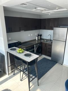 Lake & Beach view Studio in the Center of Marina - 4