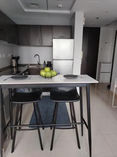 Lake & Beach view Studio in the Center of Marina - 3