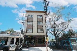 Hotel The 7 Seas - 0