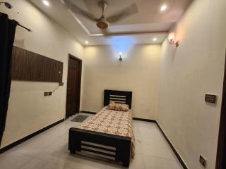 Private Room with shared kitchen for Women only - 4