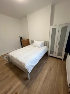 Frontline Accommodation - 8