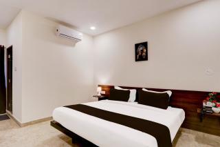 Super Townhouse OAK BHOOJA HOTELS - 9