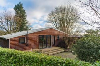 Honeypot Farm - Eeyore's House by Bloom Stays - Sellindge - 0