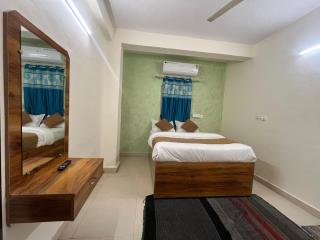Hotel Shree om Sai lodging - - 0