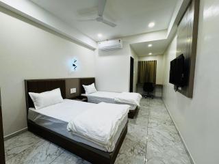 Hotel Fun n Food - Bhuj - 5
