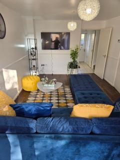 Glams2bed house - Shareshill - 9