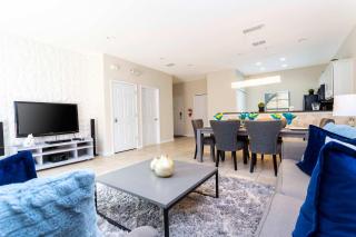 Three Bedrooms Townhome 3012 - 3