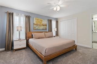 Four Bedrooms with Screen PoolStoreyLake 4910 - 5