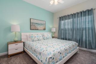 Four Bedrooms with Screen PoolStoreyLake 4910 - 2