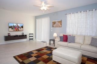 Stunning 5 Bd Home w/ Pool Close to Disney 4822 - Kissimmee - 0