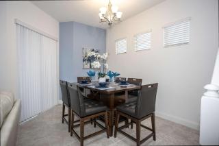 Stunning 5 Bd Home w/ Pool Close to Disney 174 - Davenport - 1