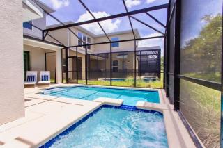 Stunning 5 Bd w/ Pool Close to Disney @ Storey Lake 2767 - Kissimmee - 0