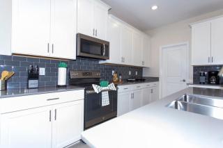 Stunning 5 Bd w/ Pool Close to Disney @ Storey Lake 2767 - Kissimmee - 2